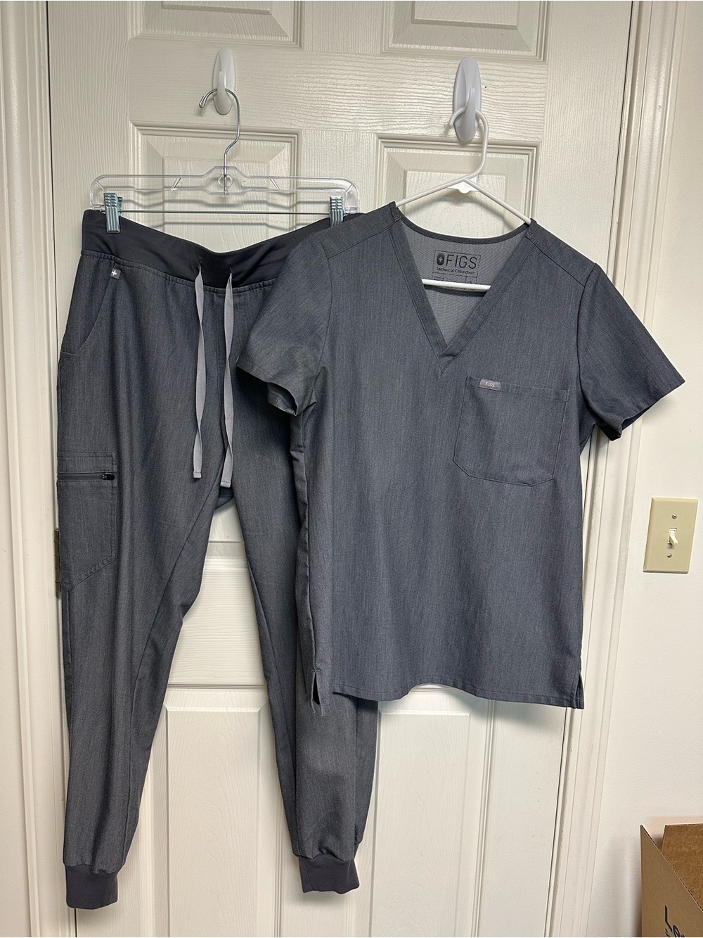 FIGS Women’s Gray Set